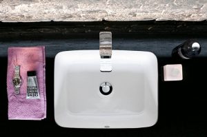Minimalistyczna bateria umywalkowa